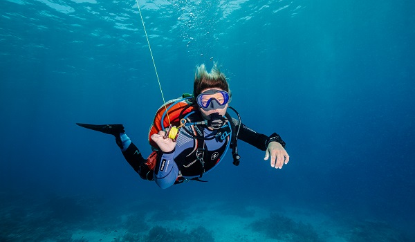 PADI Delayed Surface Marker Buoy (DSMB) Diver